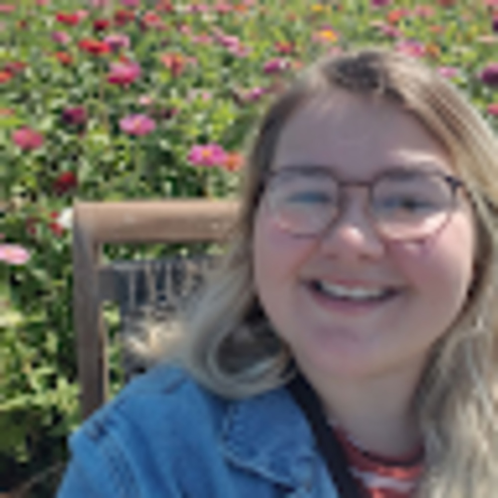 Meet your Posher, Courtney